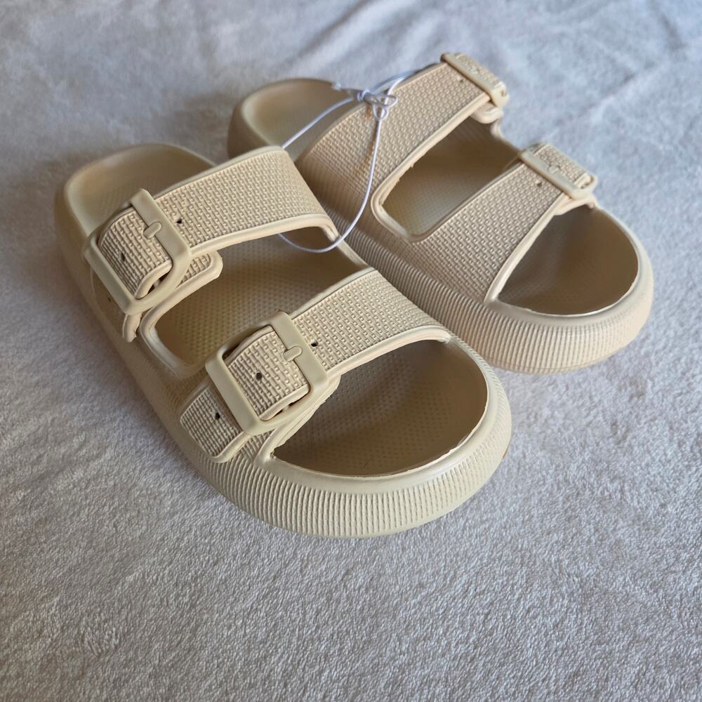 The Cloudies EVA Cushion Slides Sandal Oat Latte Sz W6.5 - 7